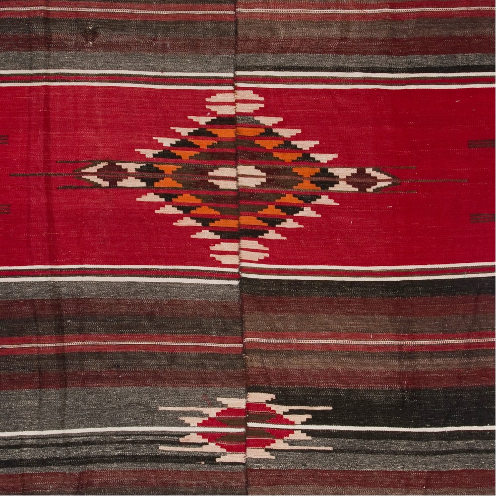 Vintage Handwoven Turkish Kilim, Traditional Flatweave Rug, 100% Wool Vintage Handwoven Turkish Kilim, Traditional Flatweave Rug, 100% Wool