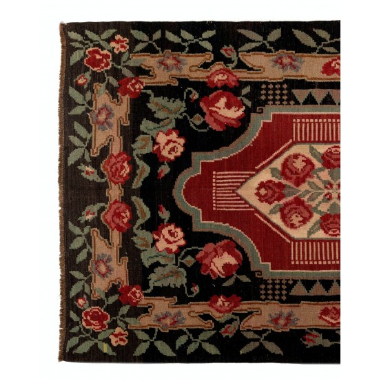 Flower Design Tapestry. Hand-Woven Vintage Eastern European Bessarabian Kilim Rug, 100% Organic Wool and Natural Dyes Flower Design Tapestry. Hand-Woven Vintage Eastern European Bessarabian Kilim Rug, 100% Organic Wool and Natural Dyes