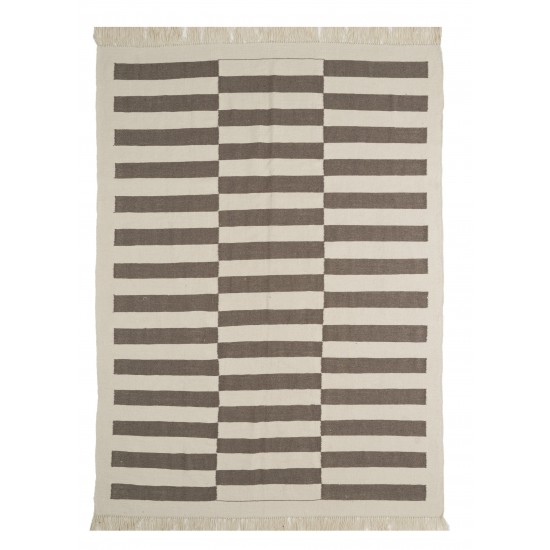 Custom Hand-Woven Turkish Kilim Rug Made of Wool Custom Hand-Woven Turkish Kilim Rug Made of Wool