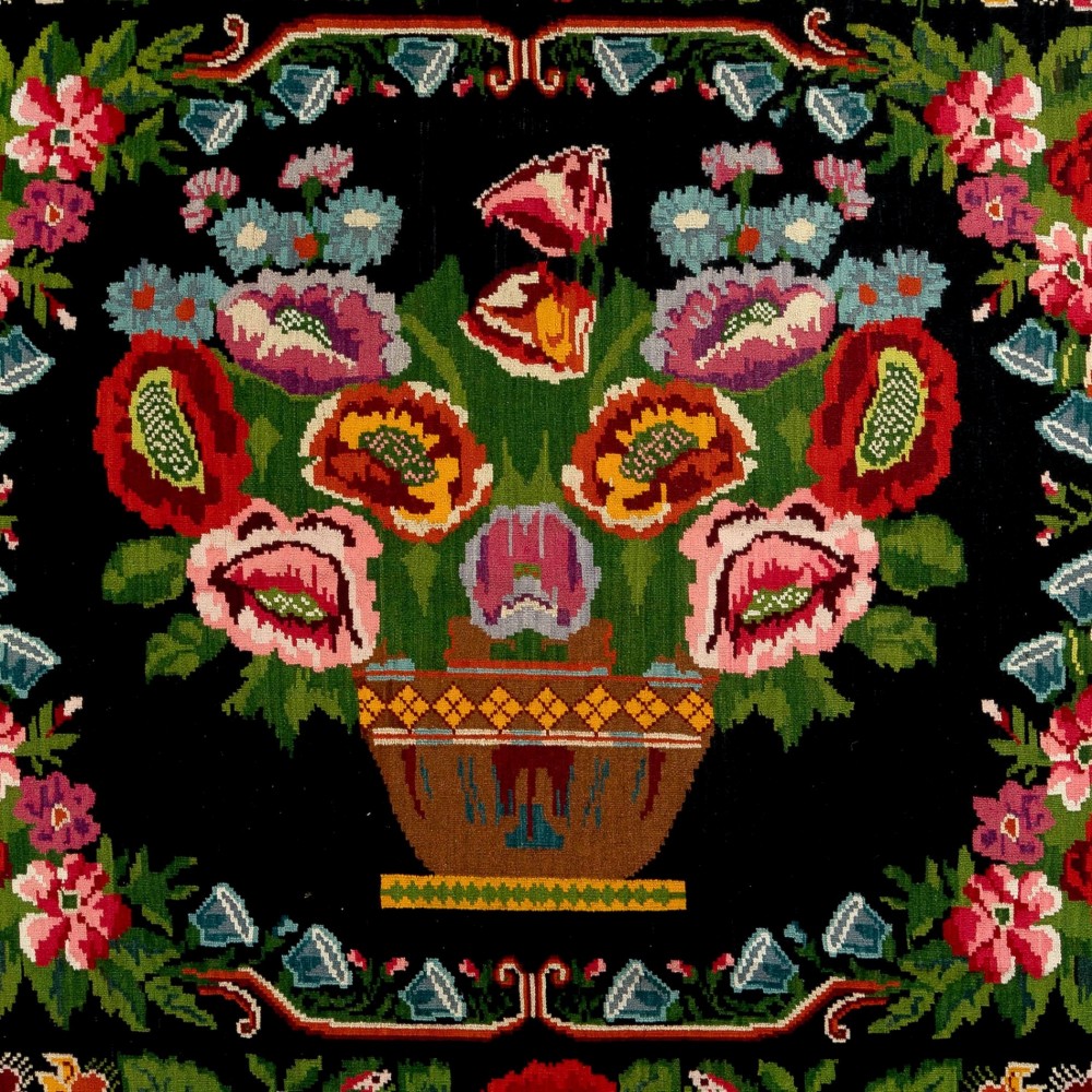 Flower Design Tapestry. Hand-Woven Vintage Eastern European Bessarabian Kilim Rug, 100% Organic Wool and Natural Dyes