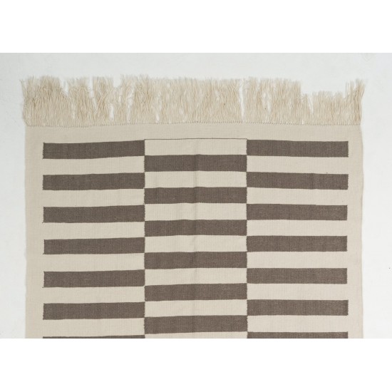 Hand-woven Turkish Kilim Rug, 100% Natural Undyed Wool, Custom Options Available Hand-woven Turkish Kilim Rug, 100% Natural Undyed Wool, Custom Options Available