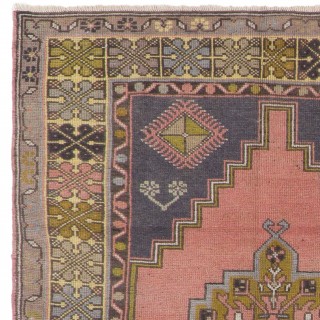 One-of-a-Kind Vintage Hand-Knotted Oriental Rug, 100% Wool One-of-a-Kind Vintage Hand-Knotted Oriental Rug, 100% Wool
