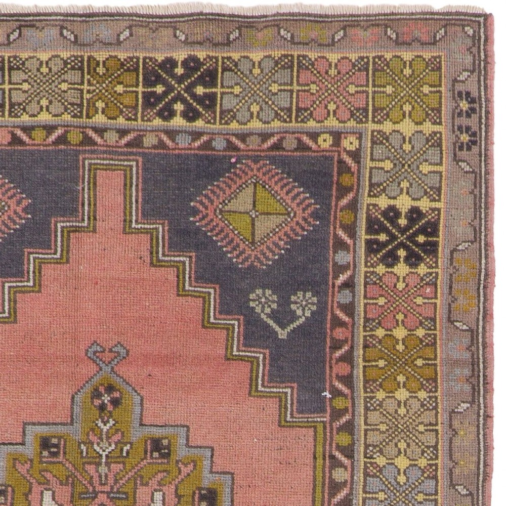 One-of-a-Kind Vintage Hand-Knotted Oriental Rug, 100% Wool One-of-a-Kind Vintage Hand-Knotted Oriental Rug, 100% Wool