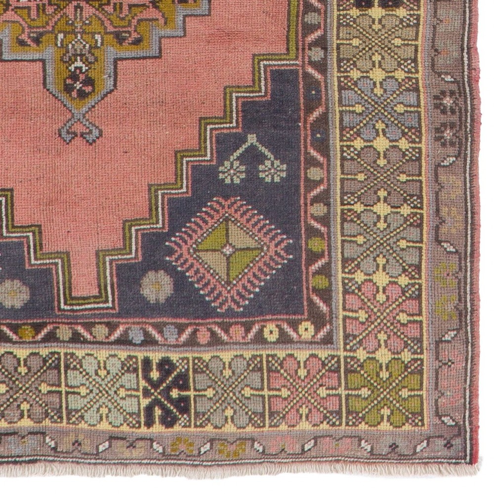 One-of-a-Kind Vintage Hand-Knotted Oriental Rug, 100% Wool One-of-a-Kind Vintage Hand-Knotted Oriental Rug, 100% Wool