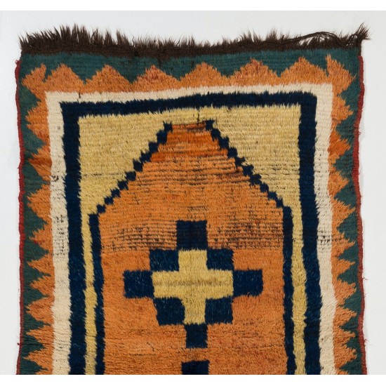 Antique Gabbeh Rug with Geometric Medallion Design. Made of Wool.