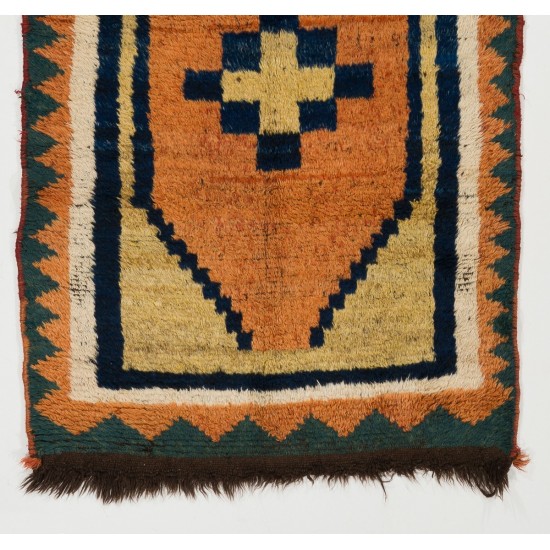 Antique Gabbeh Rug with Geometric Medallion Design. Made of Wool.