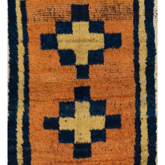 Antique Gabbeh Rug with Geometric Medallion Design. Made of Wool. Antique Gabbeh Rug with Geometric Medallion Design. Made of Wool.