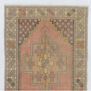 Vintage Sun Faded Oriental Rug in Soft Colors, Wool Handmade Carpet Vintage Sun Faded Oriental Rug in Soft Colors, Wool Handmade Carpet