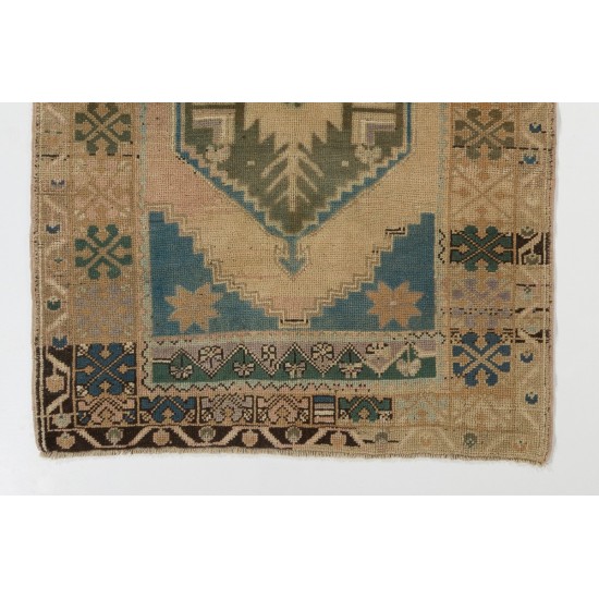 Geometric Medallion Handmade Vintage Anatolian Village Accent Rug Geometric Medallion Handmade Vintage Anatolian Village Accent Rug