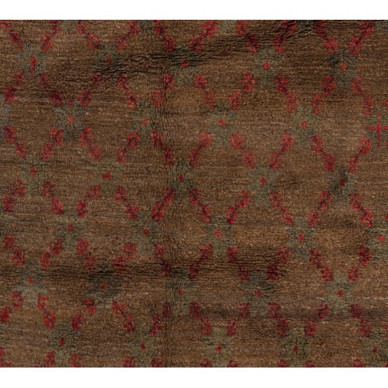 Camel & Red Wool Tulu Rug with Floral Lattice Design.