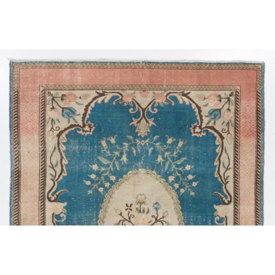 Hand-Knotted Area Rug. Vintage European Design Carpet