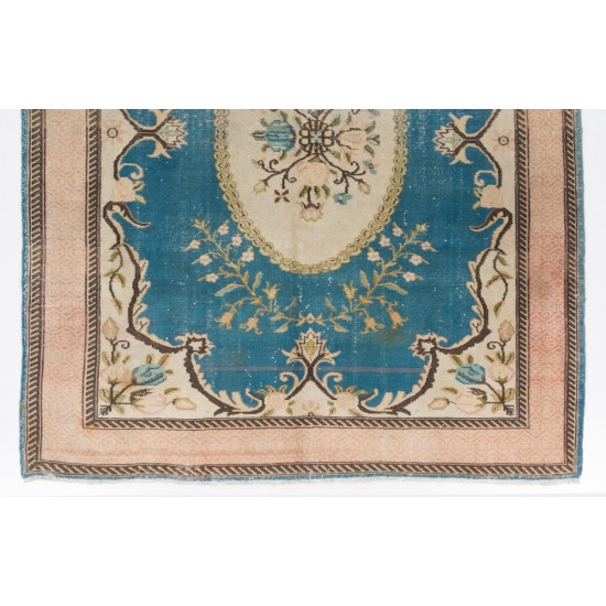 Hand-Knotted Area Rug. Vintage European Design Carpet