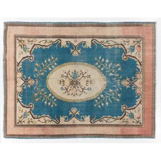 Hand-Knotted Area Rug. Vintage European Design Carpet