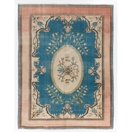 Hand-Knotted Area Rug. Vintage European Design Carpet