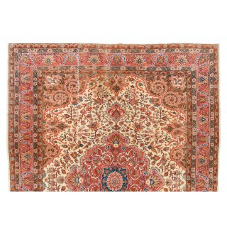 Vintage Oriental Rug. Traditional Hand-Knotted Wool Carpet.