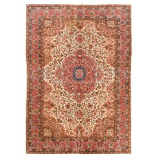 Vintage Oriental Rug. Traditional Hand-Knotted Wool Carpet.
