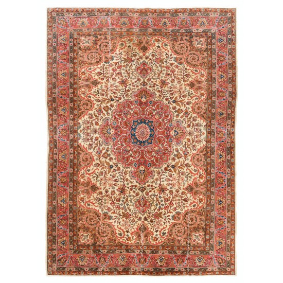 Vintage Oriental Rug. Traditional Hand-Knotted Wool Carpet.