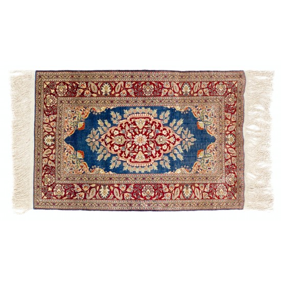 100% Silk Vintage Kayseri Rug 100% Silk Vintage Kayseri Rug
