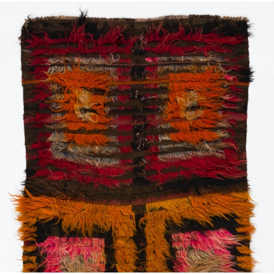 Contemporary Art - Nomadic Mid-century "Tulu" Rug