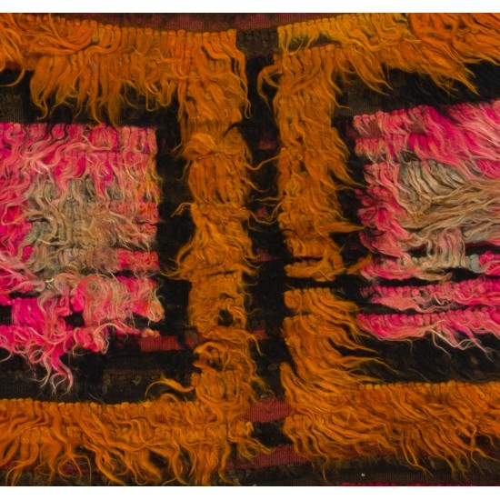 Contemporary Art - Nomadic Mid-century "Tulu" Rug