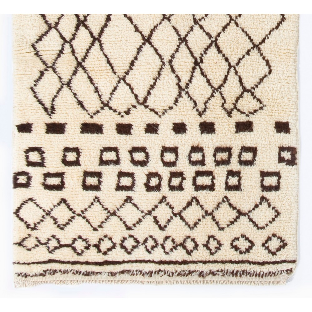 Handmade Moroccan Tulu Rug Made of Natural Undyed Wool