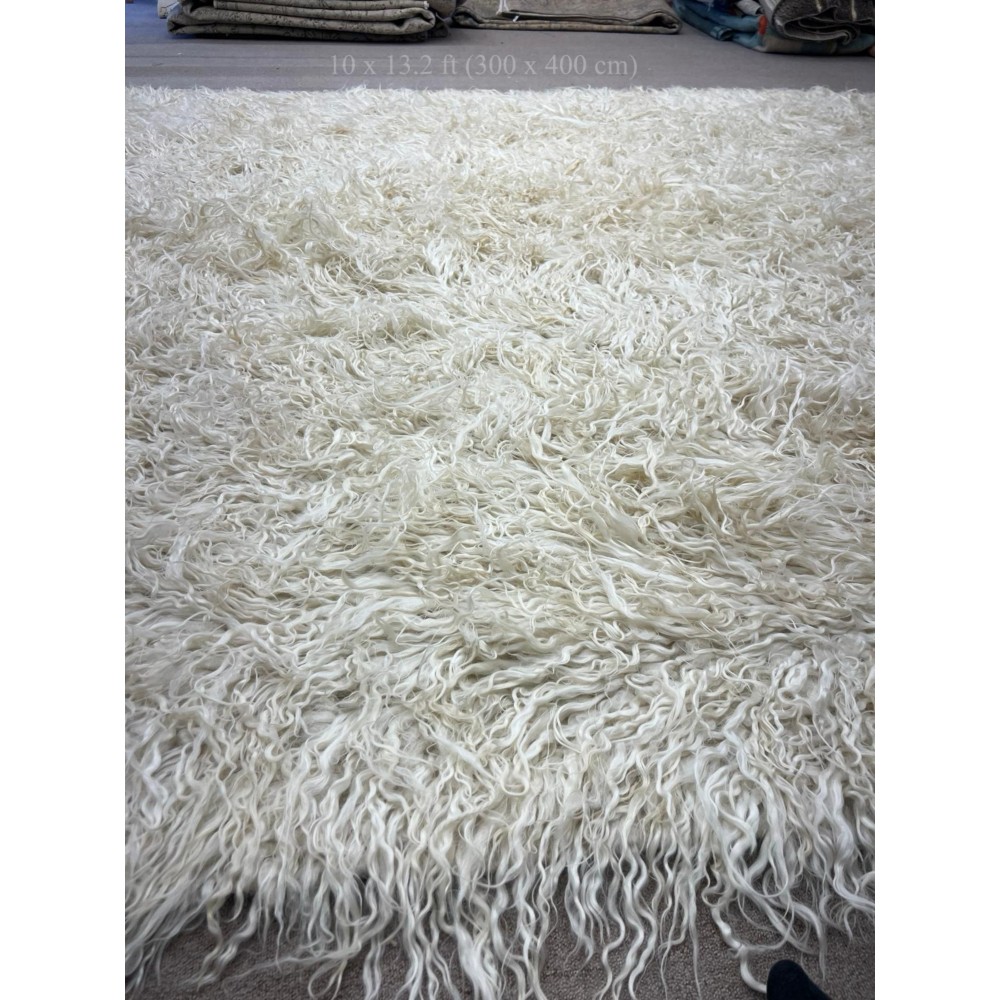 Handmade Shag Pile Rug Made of Natural Beige Mohair Wool. Custom Options Available Handmade Shag Pile Rug Made of Natural Beige Mohair Wool. Custom Options Available