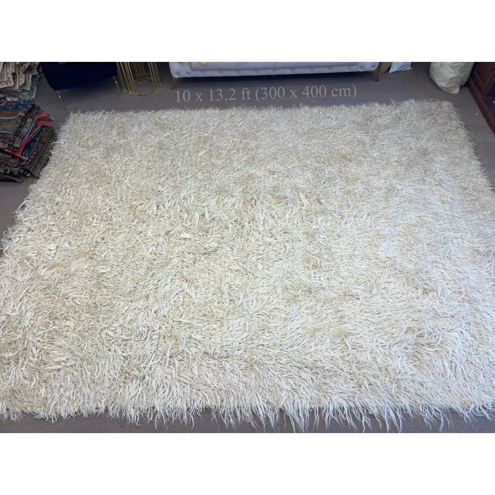Handmade Shag Pile Rug Made of Natural Beige Mohair Wool. Custom Options Available Handmade Shag Pile Rug Made of Natural Beige Mohair Wool. Custom Options Available