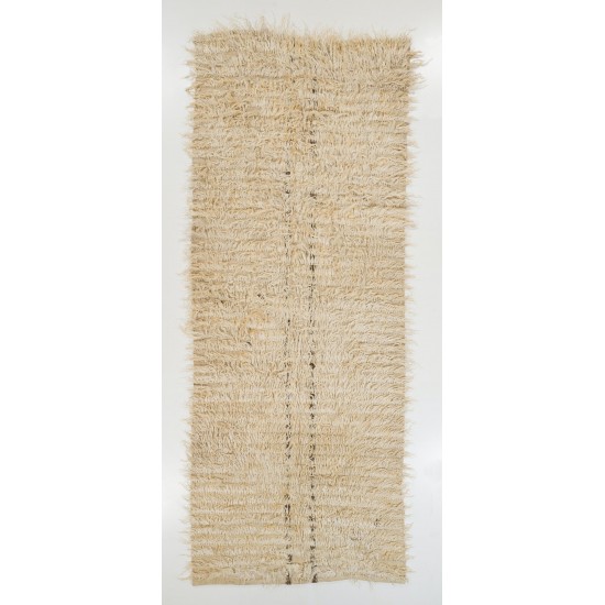 Minimalist Angora "Tulu" Runner Made of Natural Mohair Wool