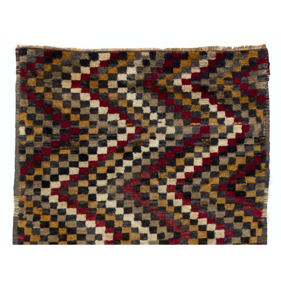 Checkered Zig Zag Design Tulu Rug