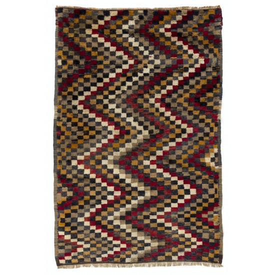 Checkered Zig Zag Design Tulu Rug