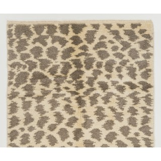 Modern Moroccan Berber Rug, 100% Soft Natural Wool, Cream Hand-Knotted Tulu Carpet. Custom Options Available