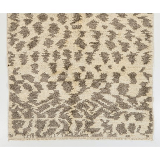 Modern Moroccan Berber Rug, 100% Soft Natural Un-Dyed Wool, Cream Hand-Knotted Shaggy Carpet. Custom Options Available Modern Moroccan Berber Rug, 100% Soft Natural Un-Dyed Wool, Cream Hand-Knotted Shaggy Carpet. Custom Options Available