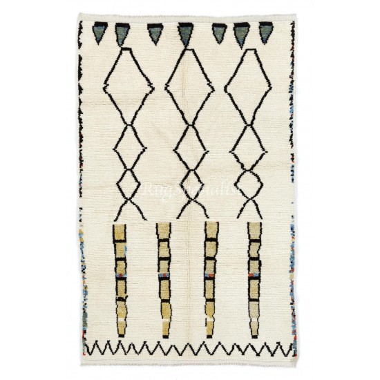 Beni Ourain Berber Rug, 100% Wool Moroccan Carpet. Custom Options Available Beni Ourain Berber Rug, 100% Wool Moroccan Carpet. Custom Options Available