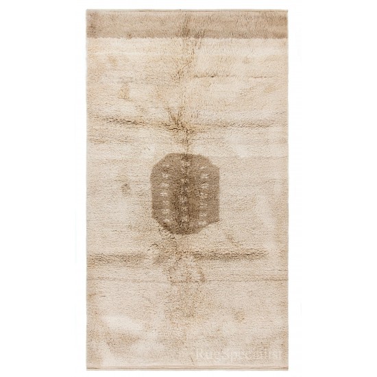 Mid-Century "Tulu" Rug with Minimalist Design Mid-Century "Tulu" Rug with Minimalist Design