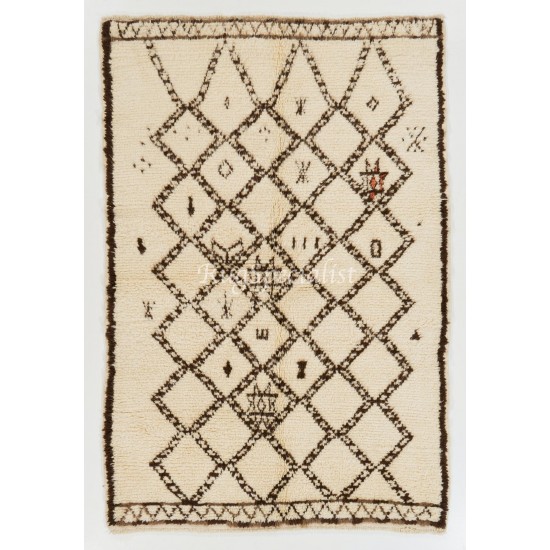 Boho Chic Moroccan Rug, 100% Natural Undyed Wool, Custom Options Available Boho Chic Moroccan Rug, 100% Natural Undyed Wool, Custom Options Available