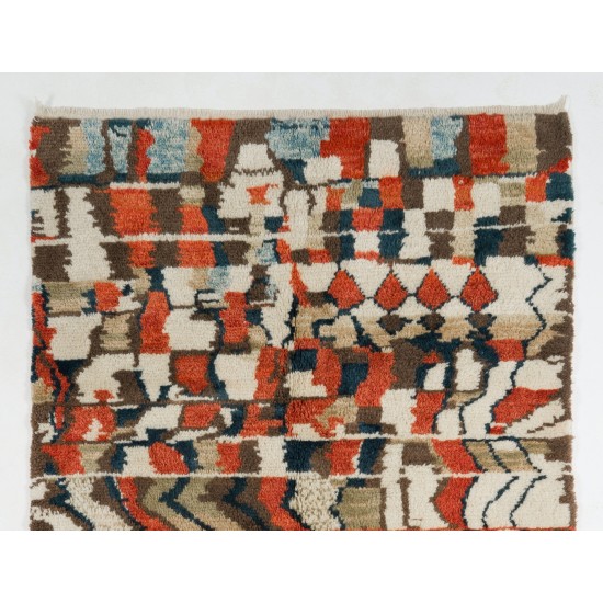 Contemporary Wool Rug with Soft Thick Pile and Abstract Design