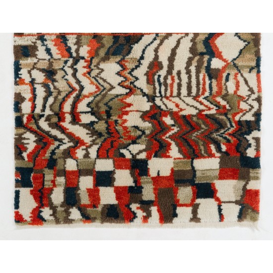 Contemporary Wool Rug with Soft Thick Pile and Abstract Design