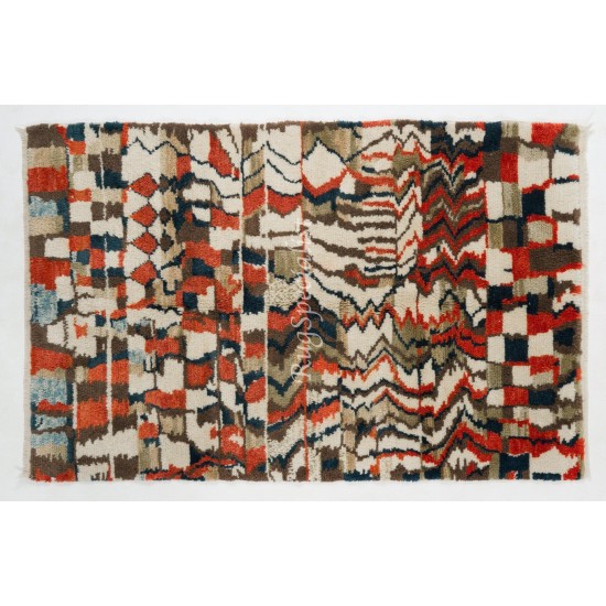 Contemporary Wool Rug with Soft Thick Pile and Abstract Design Contemporary Wool Rug with Soft Thick Pile and Abstract Design
