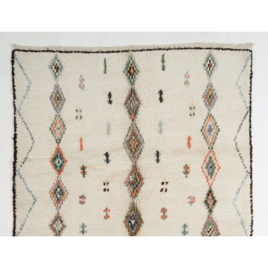 Contemporary Moroccan Wool Rug with Diamond Pattern