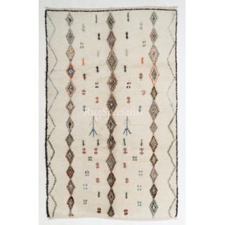 Contemporary Moroccan Wool Rug with Diamond Pattern