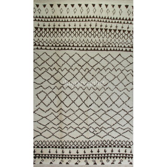 Contemporary Moroccan Rug Made of Natural Undyed Wool Contemporary Moroccan Rug Made of Natural Undyed Wool