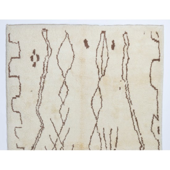 Beni Ourain Rug Made of Natural Ivory and Brown Wool. Authentic Moroccan Carpet, Custom Options Available Beni Ourain Rug Made of Natural Ivory and Brown Wool. Authentic Moroccan Carpet, Custom Options Available