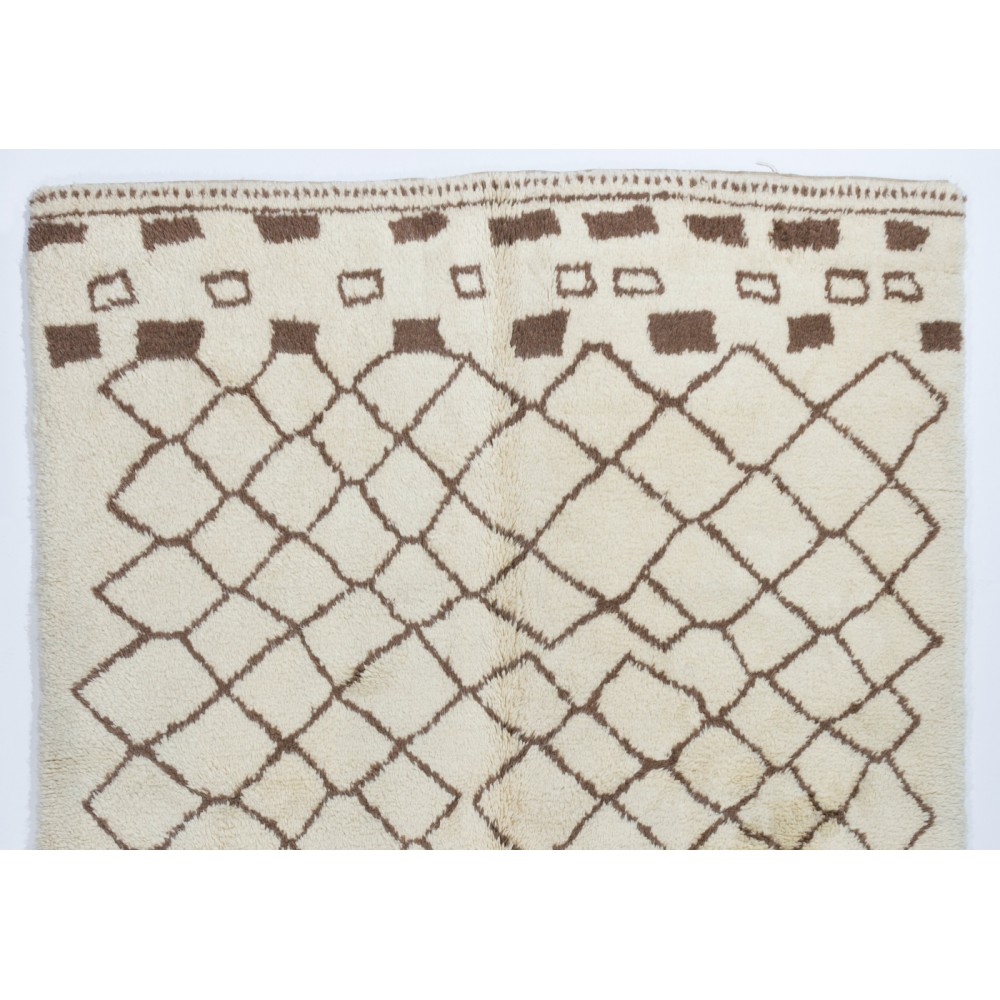 Handmade Moroccan Rug made of Natural Undyed Wool