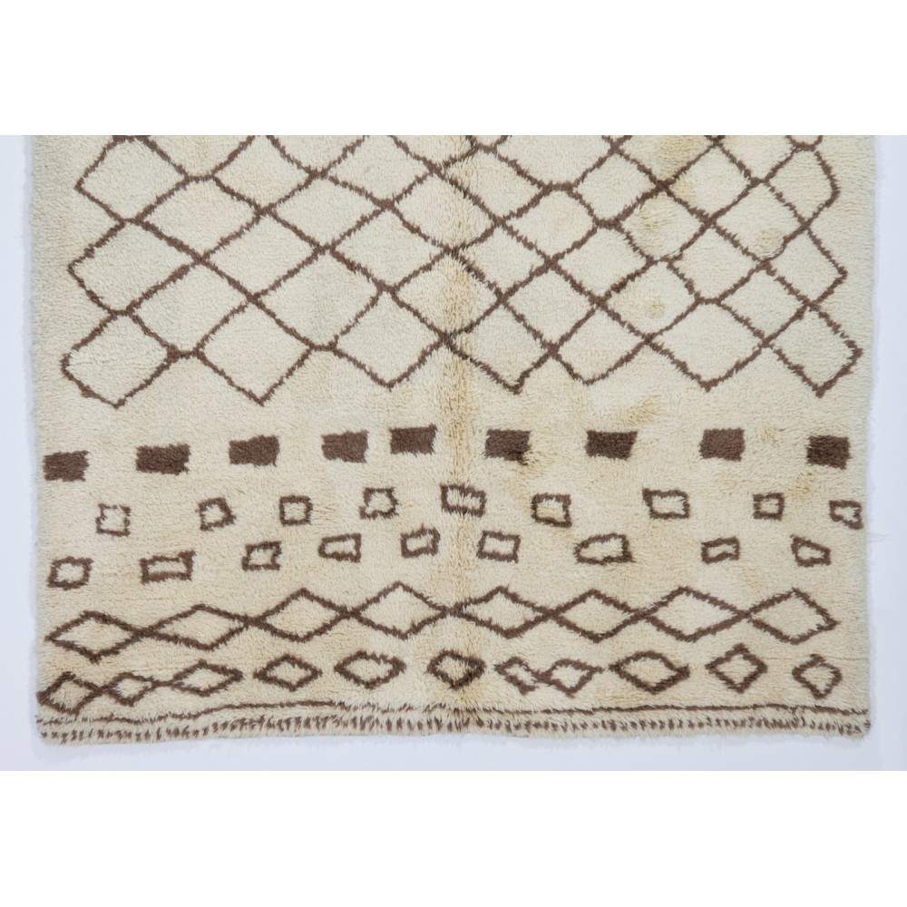 Handmade Moroccan Rug made of Natural Undyed Wool