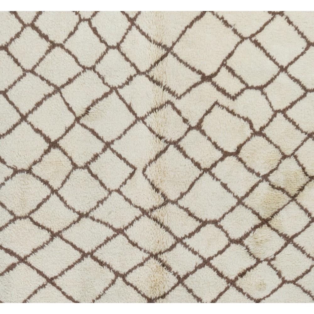 Handmade Moroccan Rug made of Natural Undyed Wool