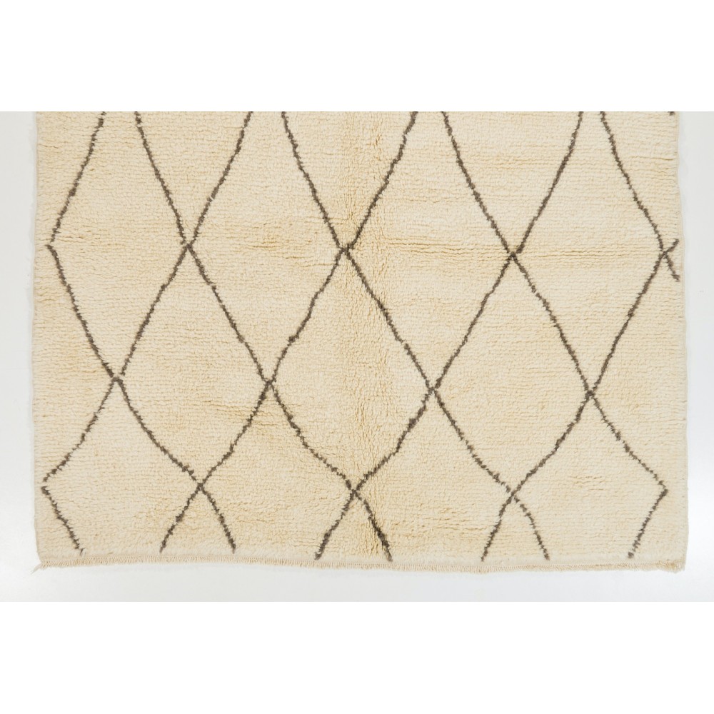 Contemporary Moroccan Tulu Rug Made of %100 Natural Undyed Wool
