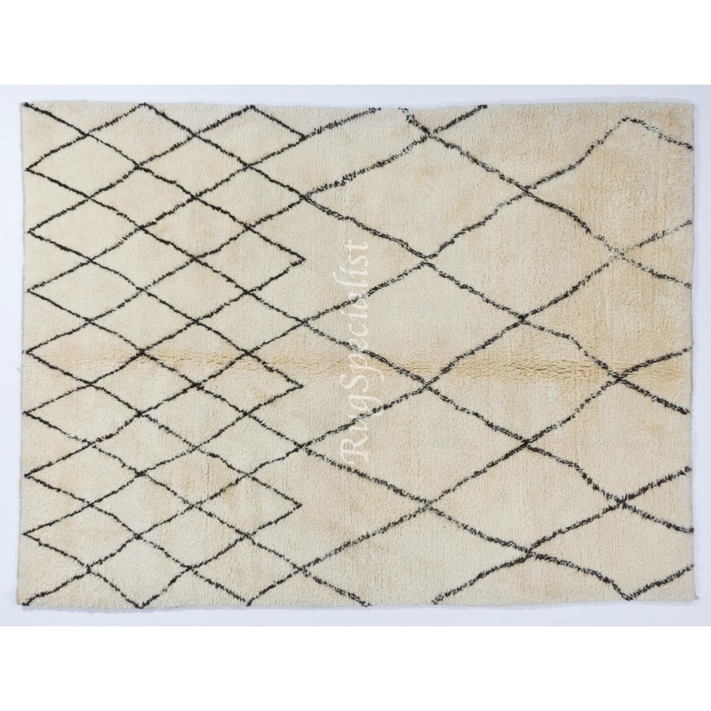 Contemporary Moroccan Rug Made of Natural Wool, Diamond Design Tulu Carpet