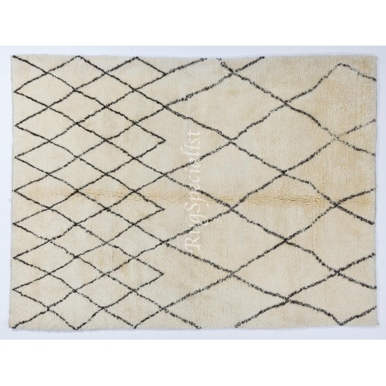 Contemporary Moroccan Rug Made of Natural Wool, Diamond Design Tulu Carpet Contemporary Moroccan Rug Made of Natural Wool, Diamond Design Tulu Carpet
