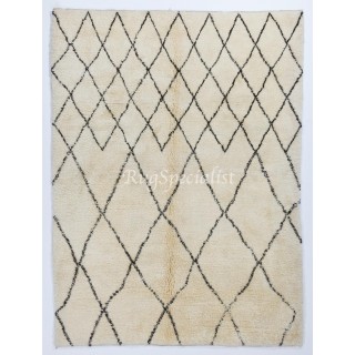 Contemporary Moroccan Rug Made of Natural Wool, Diamond Design Tulu Carpet