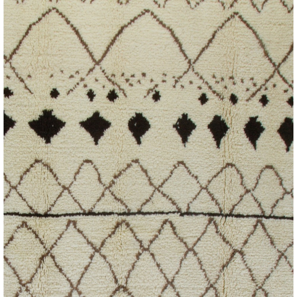 New Moroccan Rug Made of %100 Natural Undyed Wool. CUSTOM OPTIONS Available